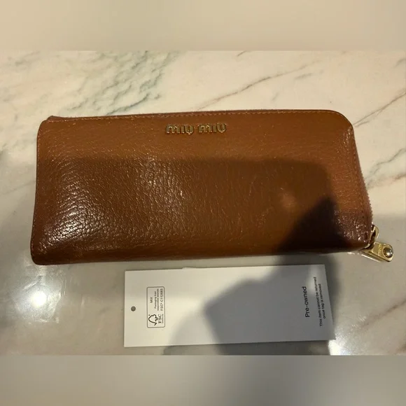 🌼Authentic EUC Miu Miu Tan Leather wallet🌼 - Picture 3 of 13
